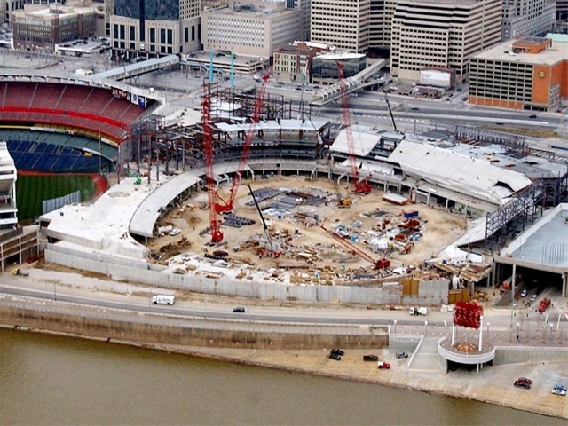MLB Cathedrals on X: Aerial of former Reds home Riverfront Stadium in  Cincinnati. The current location Great American Ballpark is squeezed in  between Riverfront and Heritage Bank Center (also pictured). #Reds   /