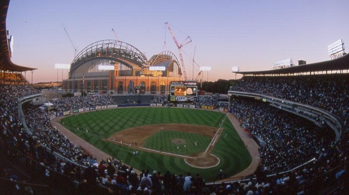 County Stadium - Milwaukee WIsconsin - Milwaukee Brewers / Milwaukee Braves  / Chicago White Sox
