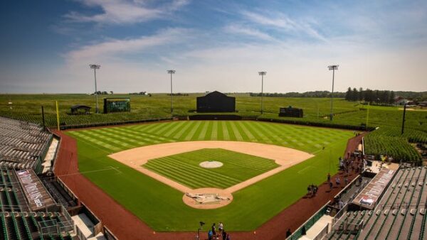 MLB's Field of Dreams ballpark ties together White Sox, Iowa history ...